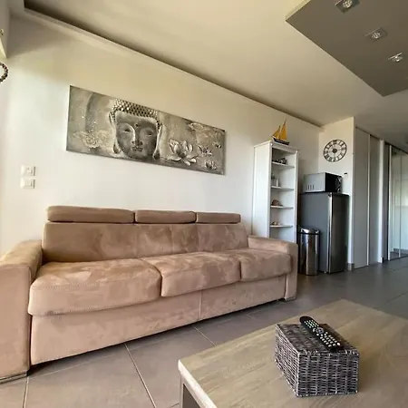 Splendide T1 Tout Neuf A 2 Minutes De La Plage. Apartment *
