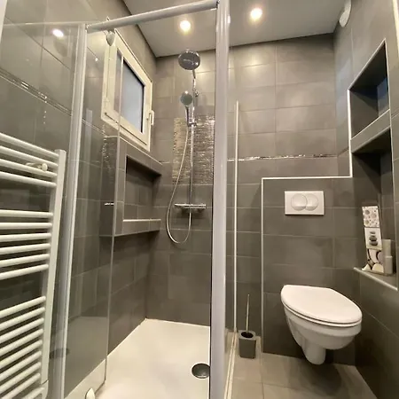 Apartment Splendide T1 Tout Neuf A 2 Minutes De La Plage.